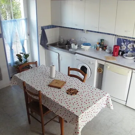 Chez Vous Chez Nous *